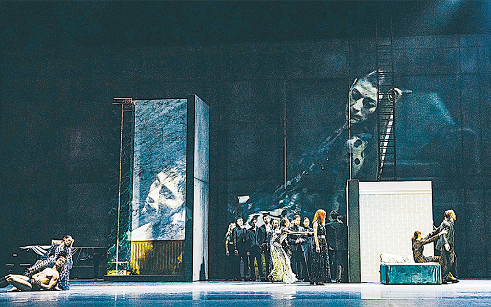 χορεύοντας-τον-μάνο-χατζιδάκι-2346690