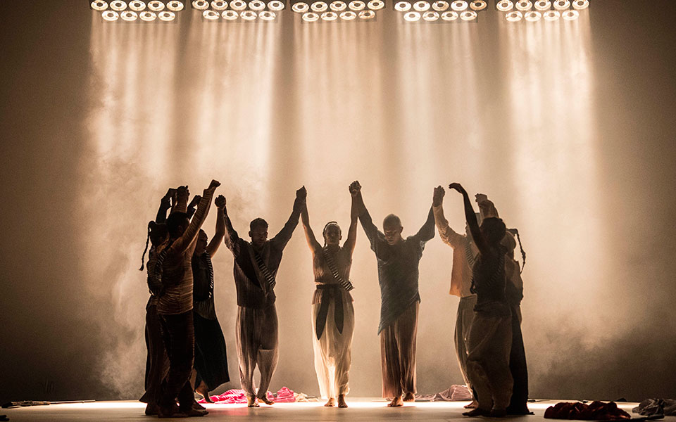 το-ανάπτυγμα-ενός-αυτόφωτου-δημιουργ-2346846