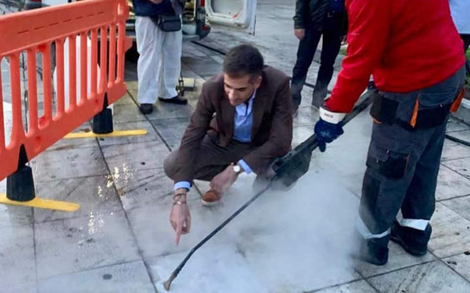 επιχείρηση-καθαριότητας-της-πλατεία-2349623