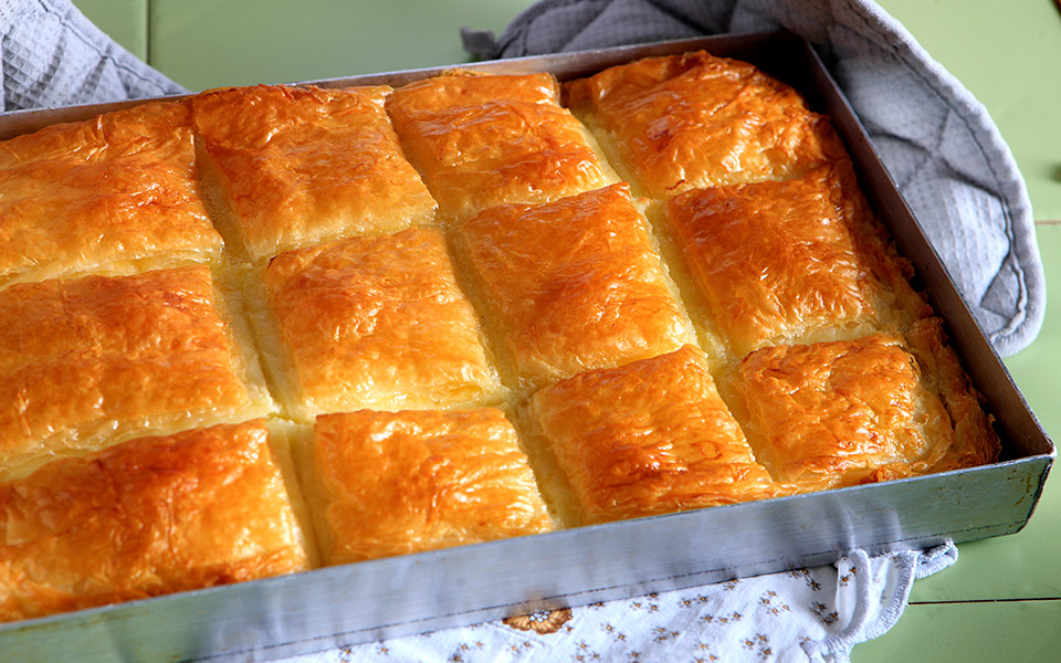 μπουγάτσα-κλασική-με-φύλλο-2351387