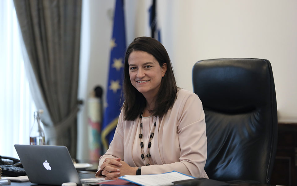 νίκη-κεραμέως-στην-κ-τράπεζα-θεμάτω-2351785