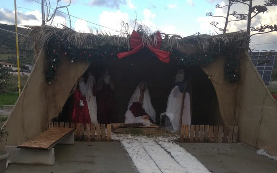 έκλεψαν-το-άχυρο-από-χριστουγεννιάτ-2355313