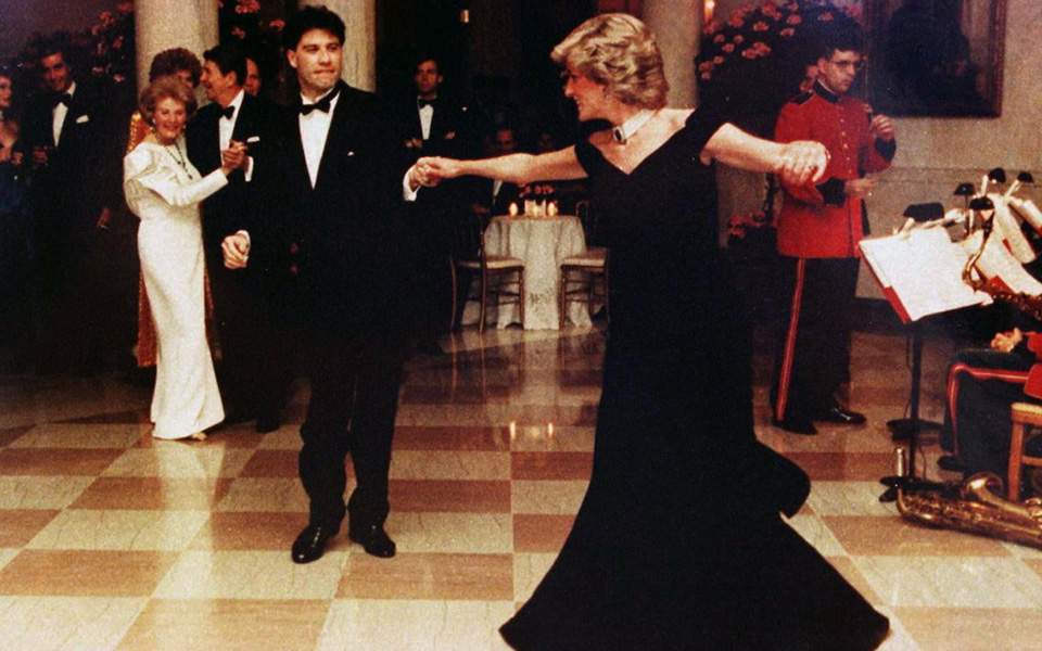 εμβληματικό-φόρεμα-της-νταϊάνα-πουλή-2352390