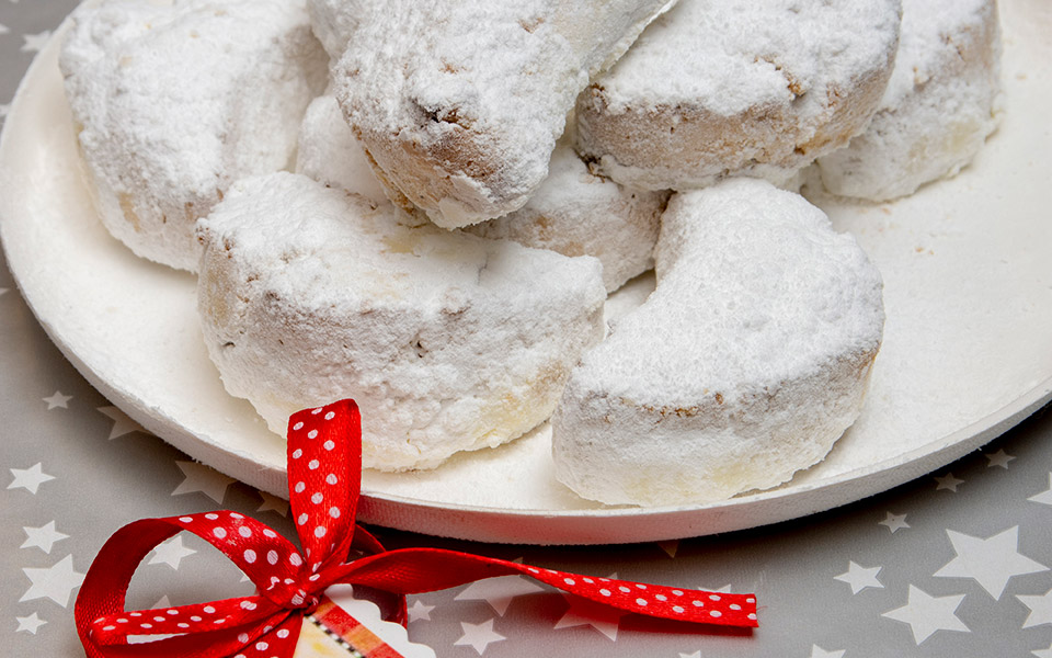 λαδοκουραμπιέδες-με-ούζο-2352611