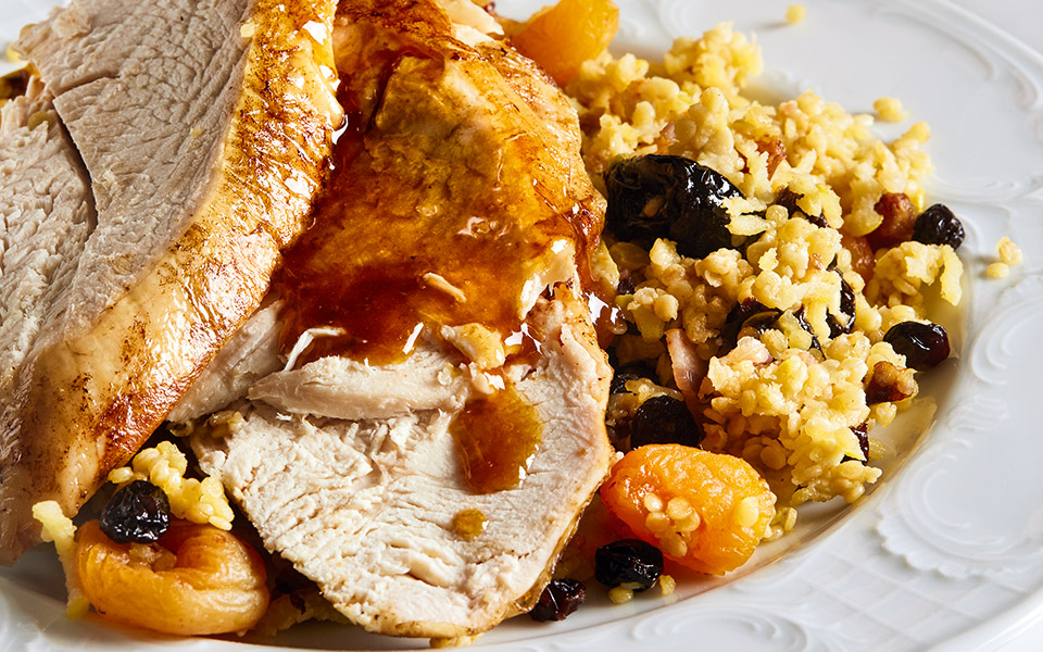 όρνιθα-γεμιστή-με-ξερά-φρούτα-κυδώνι-κ-2351329