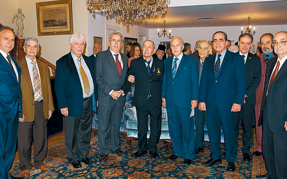 η-αθηναϊκή-λέσχη-τίμησε-τον-ευεργέτη-τ-2354055