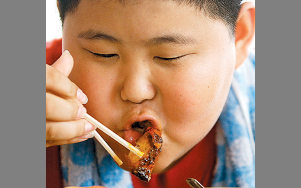 υποσιτισμός-και-παχυσαρκία-διπλή-μάσ-2353252