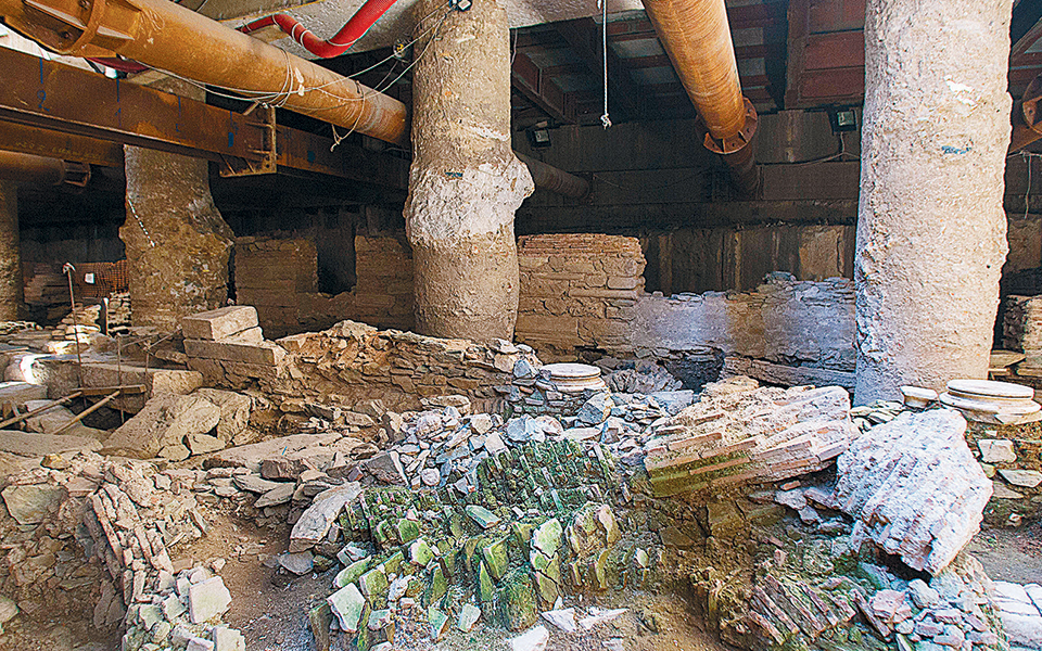 προσοχή-στο-κενό-των-15-55-εκατ-ευρώ-στ-2352640