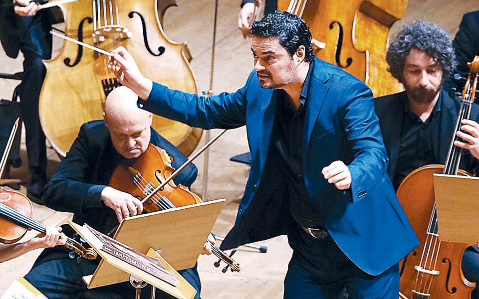 τα-κόρνα-είναι-ο-λύκος-τα-τύμπανα-οι-κ-2353465