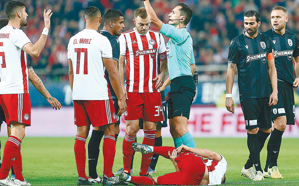 ποδόσφαιρο-στο-χείλος-του-γκρεμού-γ-2350936