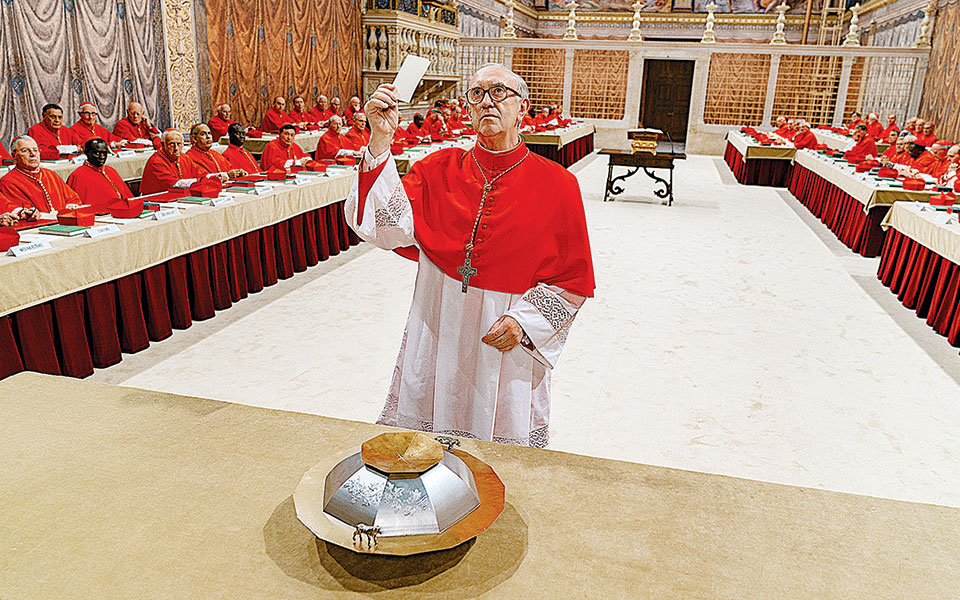 η-κάμερα-στα-άδυτα-του-βατικανού-2352723