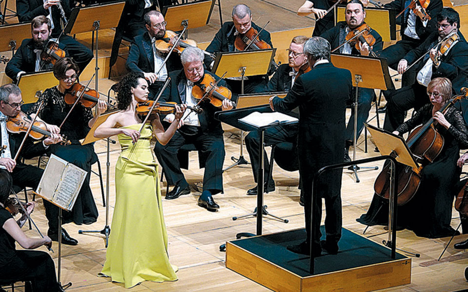 τσαϊκόφσκι-γεμάτος-αποχρώσεις-μακρι-2352727