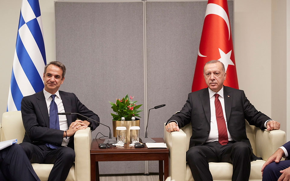 ανάλυση-εθνικό-μέτωπο-και-ρεαλισμός-μ-2351203