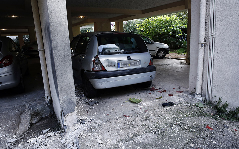 μπαράζ-εμπρηστικών-επιθέσεων-τη-νύχτ-2352419