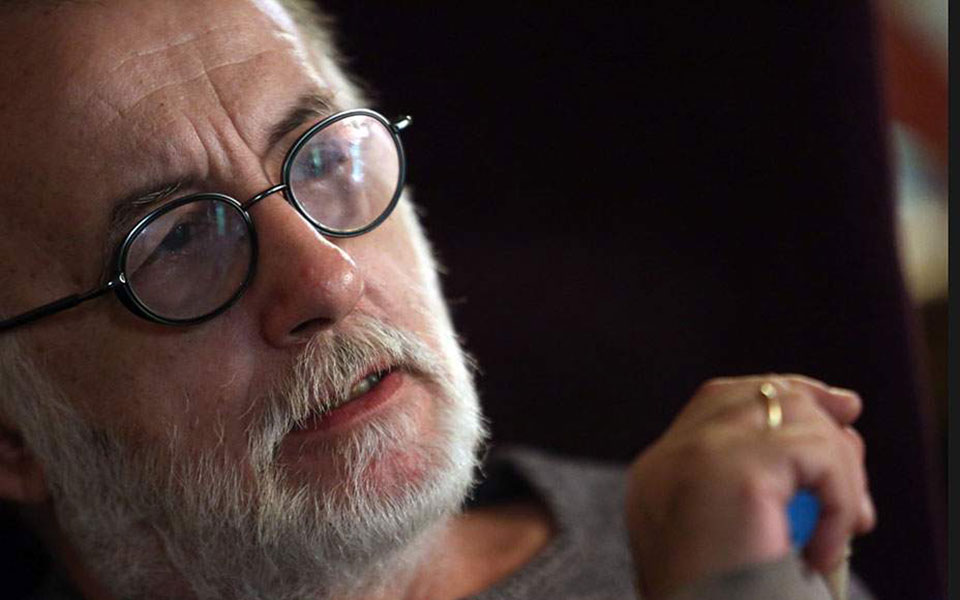 ο-θάνος-που-μας-έμαθε-να-τραγουδάμε-κα-2355513