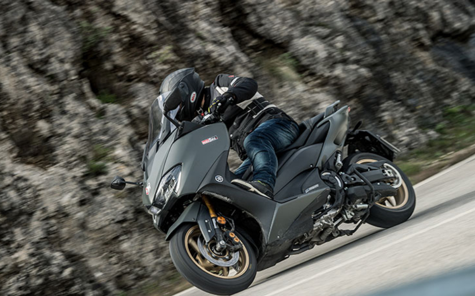 αποστολή-yamaha-t-max-560-2353386