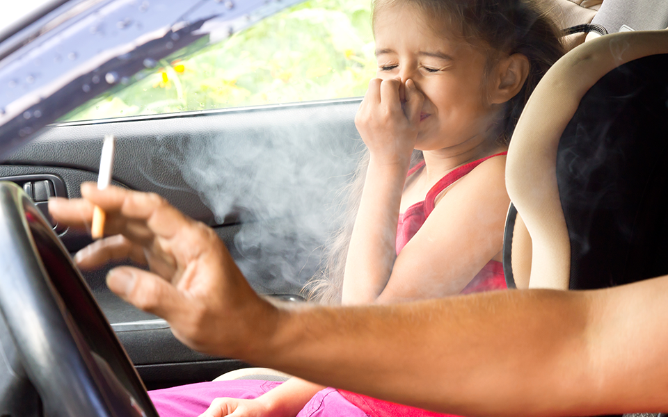 η-έκθεση-των-μικρών-παιδιών-στο-κάπνισ-2352042