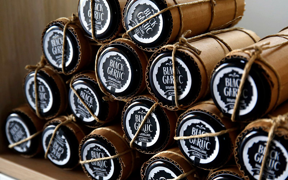 down-village-μαύρο-σκόρδο-βόλου-2353516