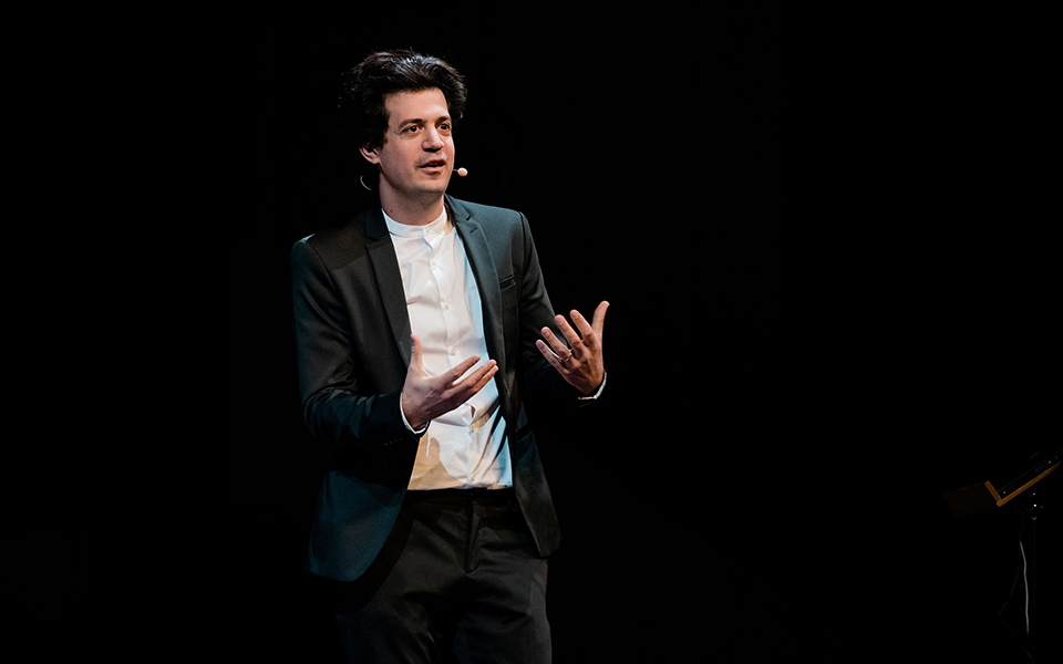 η-νέα-γενιά-φώναξε-παρών-στη-διάλεξη-2355081