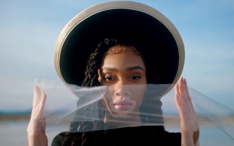 ο-βασίλης-κεκάτος-φωτογραφίζει-τη-winnie-harlow-γ-2358678