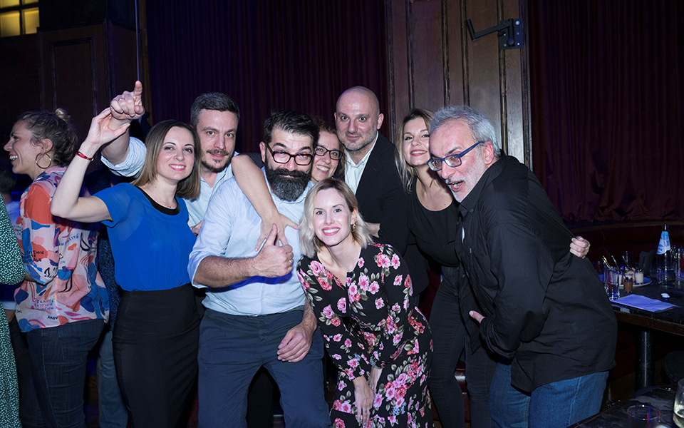 η-κ-έκοψε-την-πίτα-της-για-το-νέο-έτος-2358224