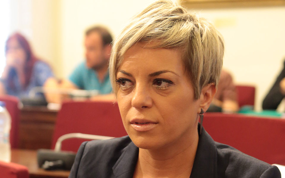 σοφία-νικολάου-στην-κ-θα-βάλουμε-τέλ-2358953