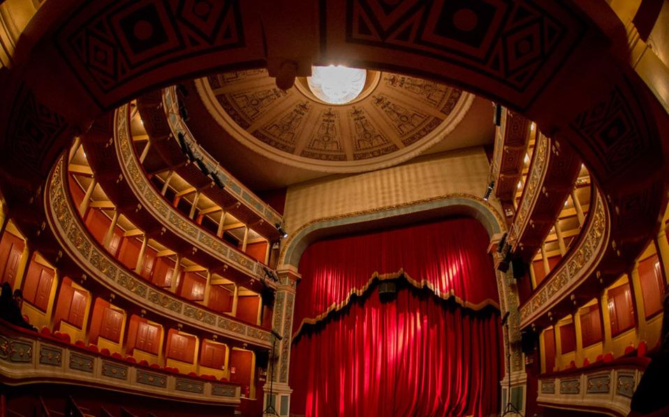 στόχος-της-μενδώνη-η-επανεκκίνηση-των-2360072