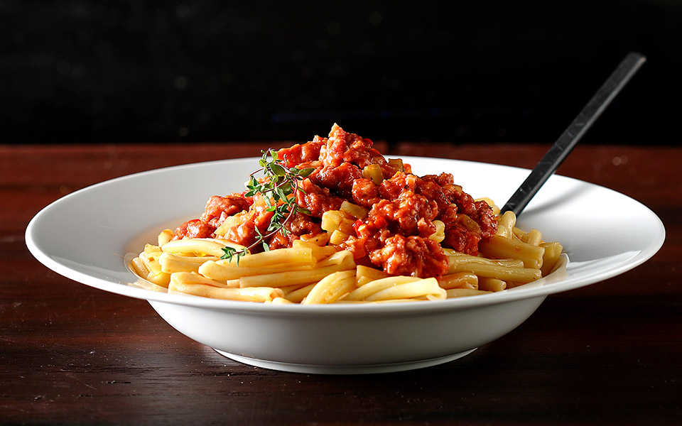 μακαρονάδα-με-λουκάνικο-salsiccia-2360549