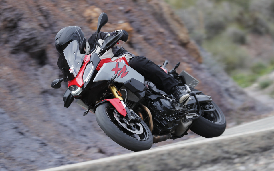 νέα-bmw-f-900-xr-r-στην-αλμερία-2360421