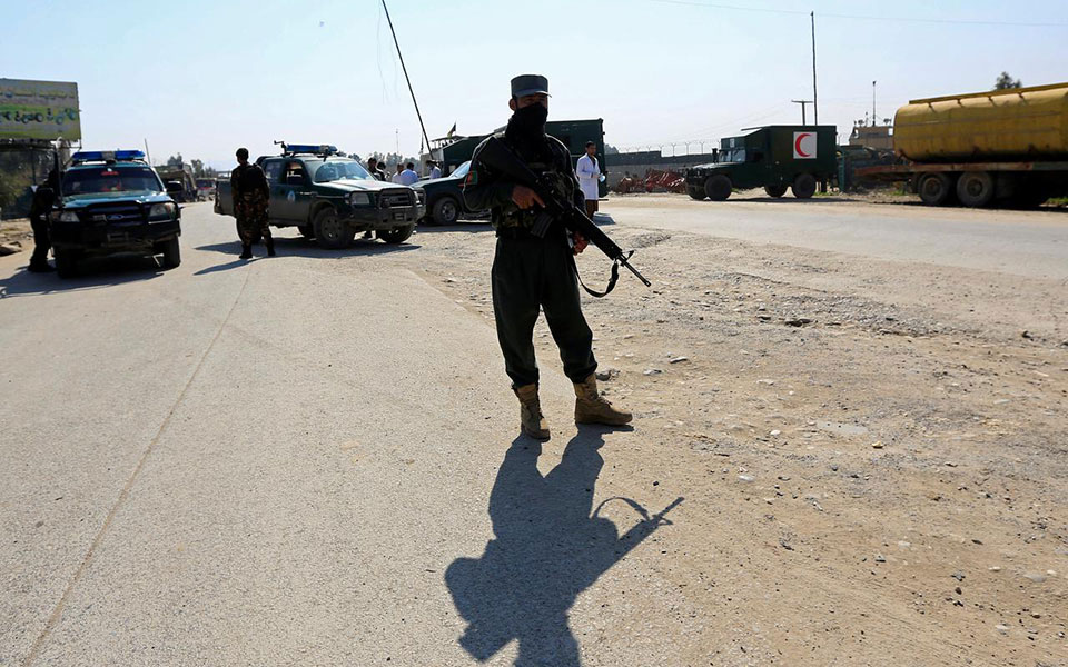 ενέδρα-ταλιμπάν-σε-αυτοκινητοπομπή-α-2357242