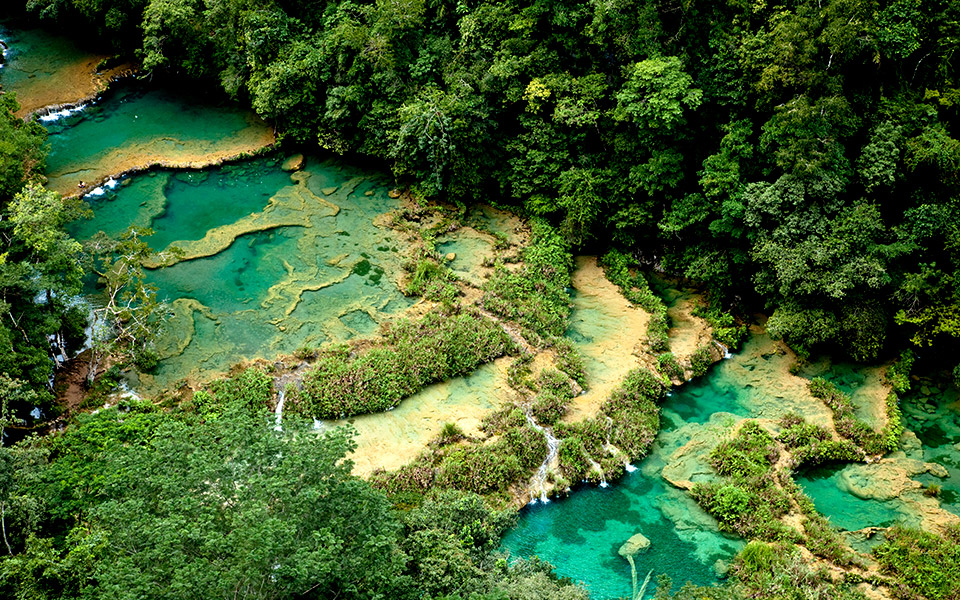 undertourism-2359076