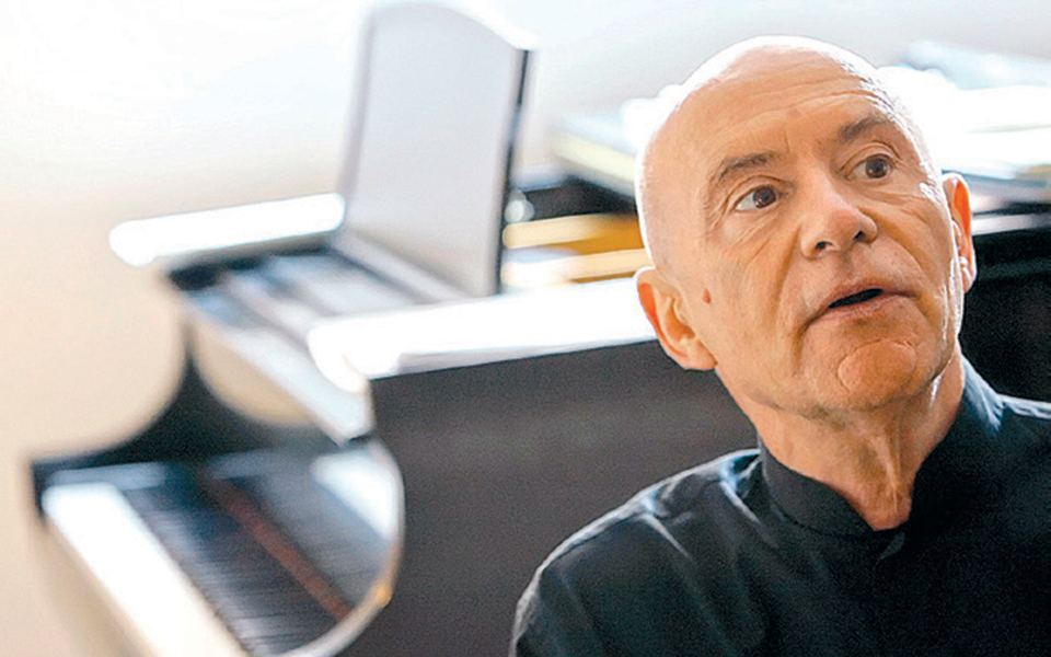 ο-μαέστρος-κριστόφ-εσενμπαχ-διευθύνε-2358901