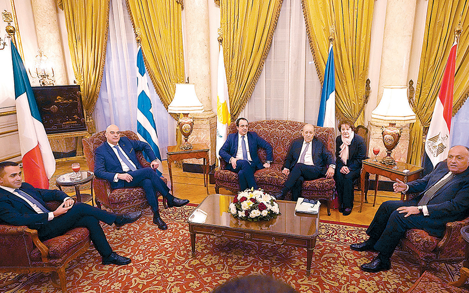 σήμα-γαλλίας-μέσω-τετραμερούς-και-κατ-2356843