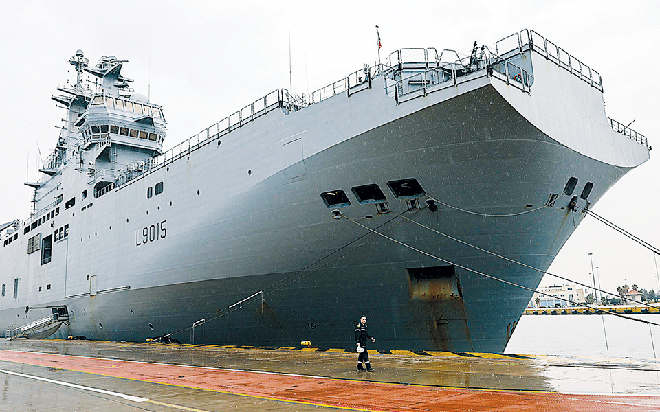 γαλλικό-κλειδί-με-τουρκία-2360491