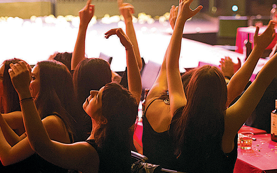 ταυτίζουν-το-ελληνικό-τραγούδι-με-το-σ-2359215