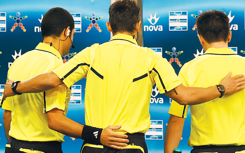 η-στροφή-των-διαιτητών-δεν-ήταν-ανα-2356100