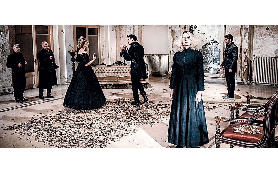 σπουδαία-υβόννη-με-μικρά-ψεγάδια-2356235