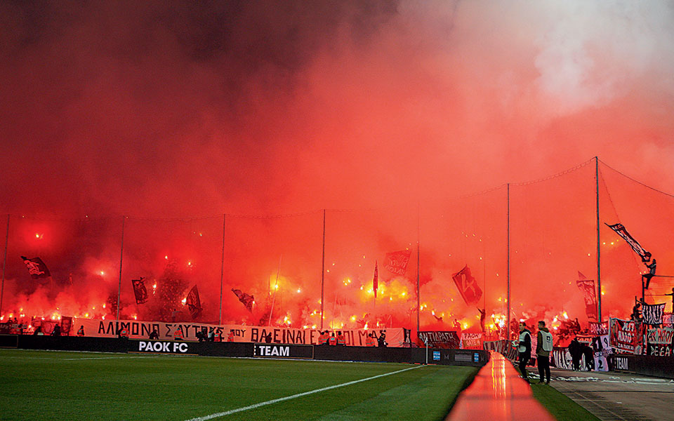 ο-παίκτης-ο-πρόεδρος-και-ο-οπαδός-2357144