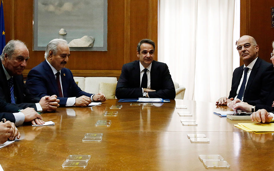 συναντήσεις-χαφτάρ-με-μητσοτάκη-δέν-2358739