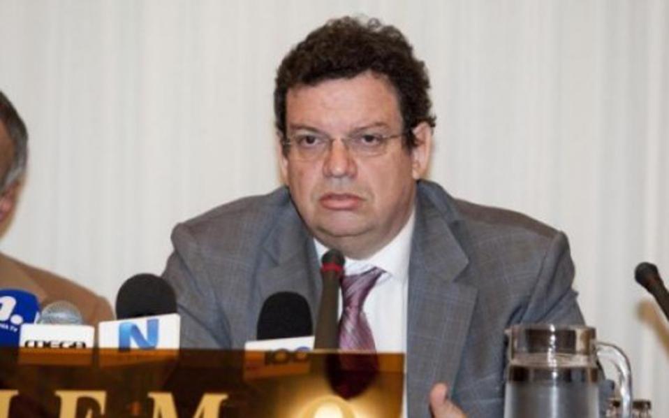 o-περικλής-μήτκας-πρώτος-πρόεδρος-της-ε-2360916