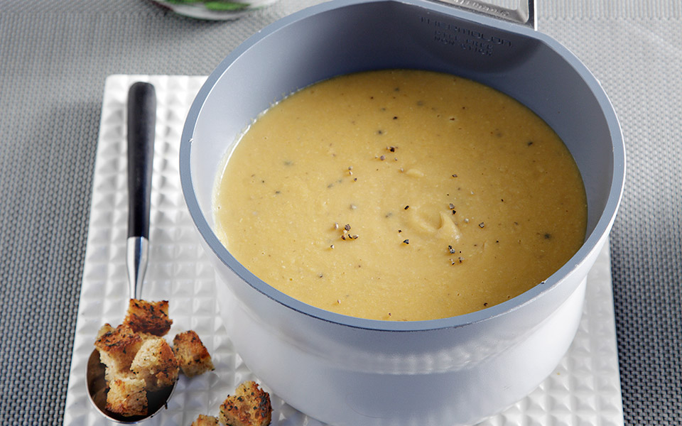 βελούδινη-σούπα-με-φακές-και-κανέλα-2361947