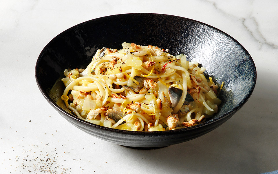 λιγκουίνι-με-φινόκιο-και-σαρδέλες-2363278