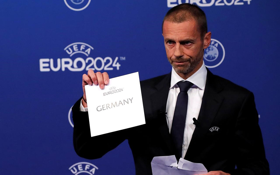 ο-πρόεδρος-της-uefa-στην-αθήνα-για-το-μνημ-2361494