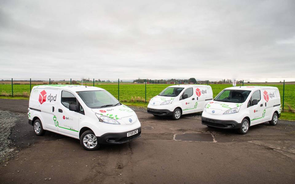 η-nissan-παραδίδει-300-αμιγώς-ηλεκτρικά-e-nv200-2364810