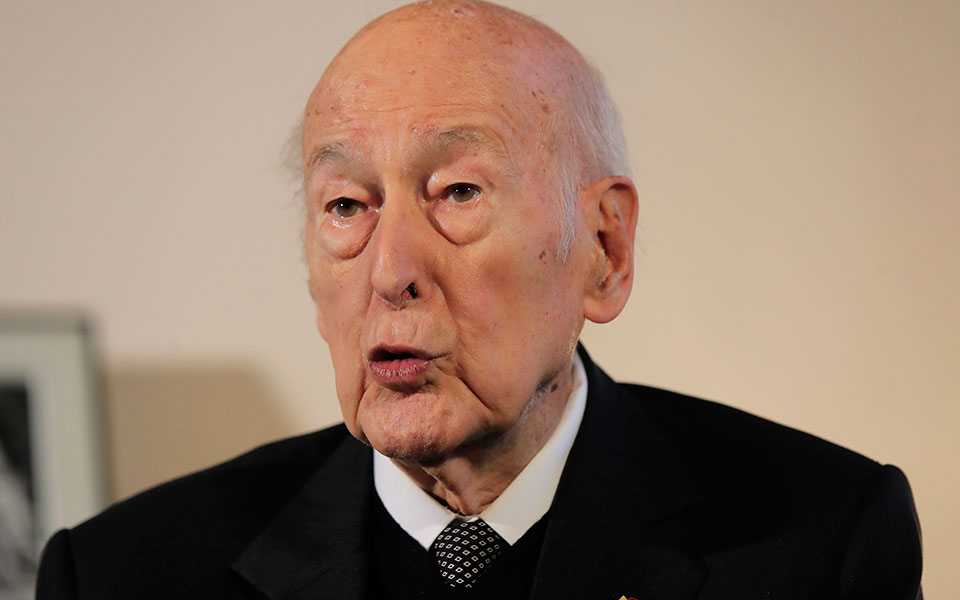 o-ζισκάρ-ντ-εστέν-βρήκε-αγοραστή-για-τ-2365169