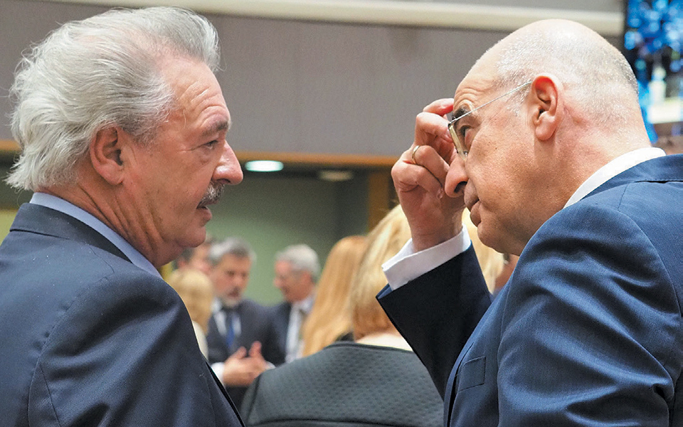 ενας-αναγκαίος-ελιγμός-2364304