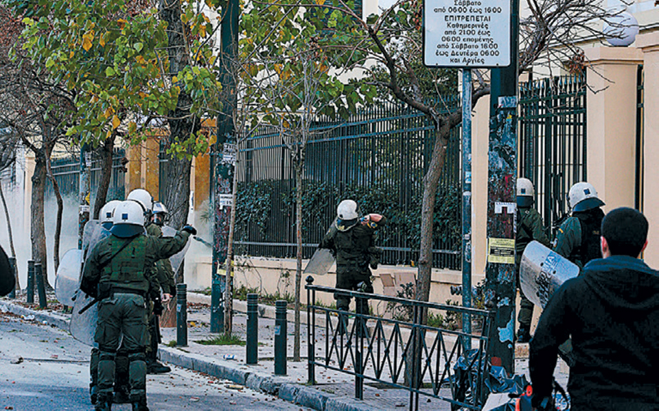 συγκρούσεις-ματ-αντιεξουσιαστών-έξ-2365456