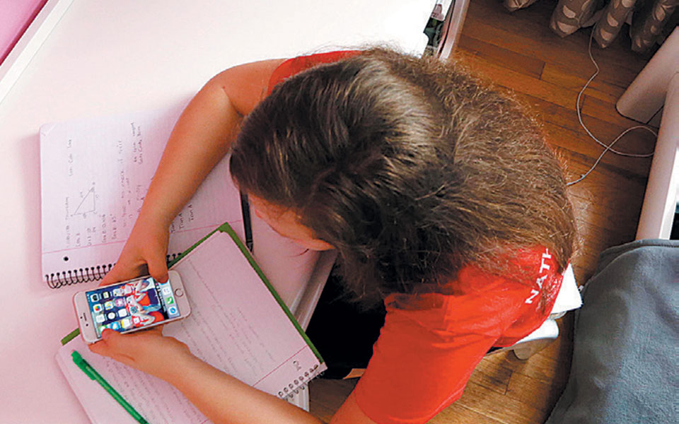 μεγαλώνοντας-παιδιά-χωρίς-κινητά-2363291