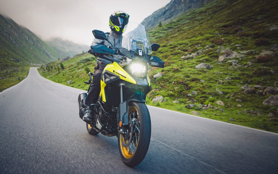 ανακοινώθηκαν-οι-τιμές-των-νέων-suzuki-1050-v-strom-κα-2362505