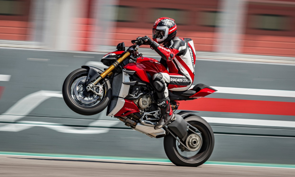 η-εντυπωσιακή-ducati-streetfighter-v4-2361694